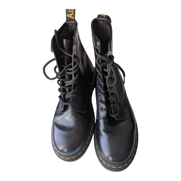 Combat Boots- Dr. Martens 1460 Originals- Unisex 8W-7M. Slip-Resistant - Picture 8 of 17